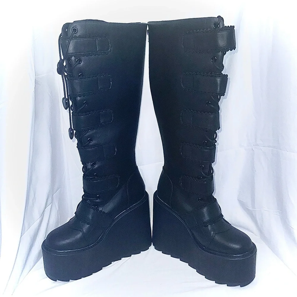 Dune Elissa Bat (size 11) Platform Blackout Monster High YRU Strange Cult boots - Picture 2 of 10